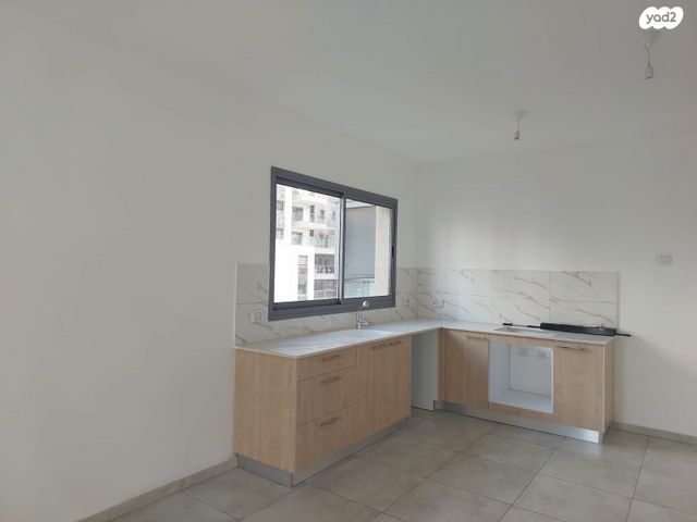 דירה, לאה גולדברג 1, תלמי מנשה, באר יעקב