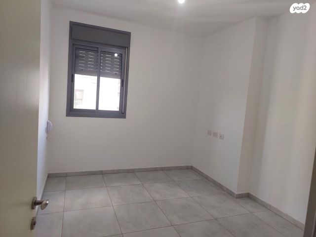 דירה, לאה גולדברג 1, תלמי מנשה, באר יעקב