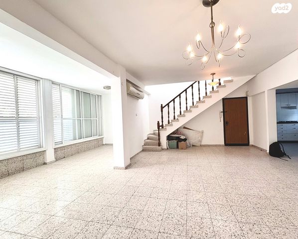 גג/ פנטהאוז, יונתן בן שאול 19, תל גיבורים, בני ברק