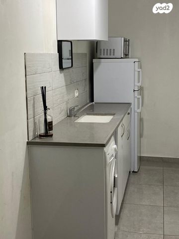 יחידת דיור, הרב מיימון 27, עין התכלת, נתניה