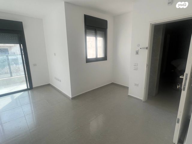 דירה, שיר השירים 9, גן יבנה מערב, גן יבנה