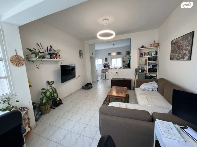 דירה, ז'בוטינסקי 15, ארלוזורוב, גבעתיים