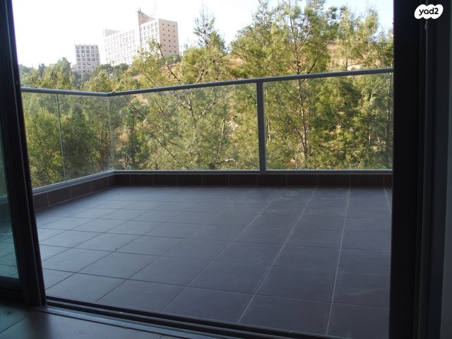 דירה, גרשון אבנר 12, ארמון הנציב, תלפיות מזרח, ירושלים