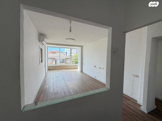 שדרות ירושלים 85