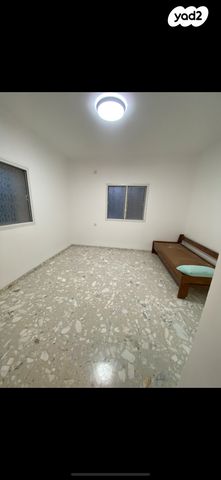 דו משפחתי, רמב"ם 15, שאר העיר, חצור הגלילית