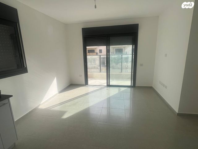 דירה, שיר השירים 9, גן יבנה מערב, גן יבנה