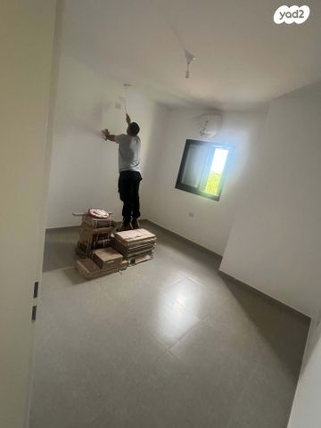 דירה, שיר השירים 9, גן יבנה מערב, גן יבנה