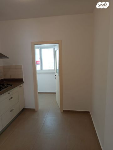 דירה, אברהם קרן 13, ארלוזורוב, כפר סבא