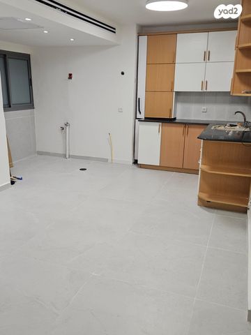 דירה, גאולים 52, נאות שושנים, חולון