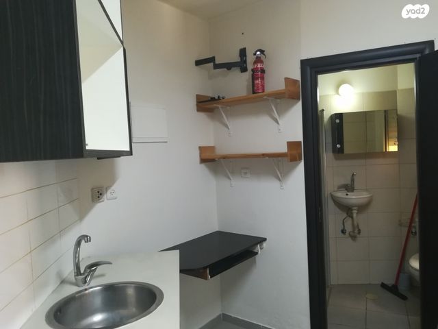 יחידת דיור, הגולן 6, קרית השרון, נתניה