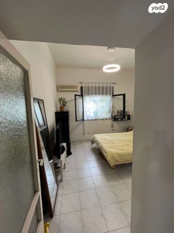 דירה, ז'בוטינסקי 15, ארלוזורוב, גבעתיים