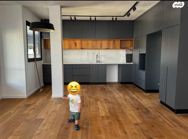 גג/ פנטהאוז, מורדי הגטאות 17, ב' / צפון מערב העיר, רחובות