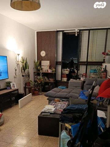 דירה, אלופי צה"ל 24, רסקו ב', חולון