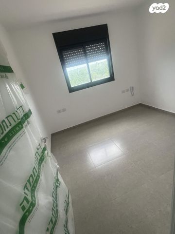 דירה, שיר השירים 9, גן יבנה מערב, גן יבנה