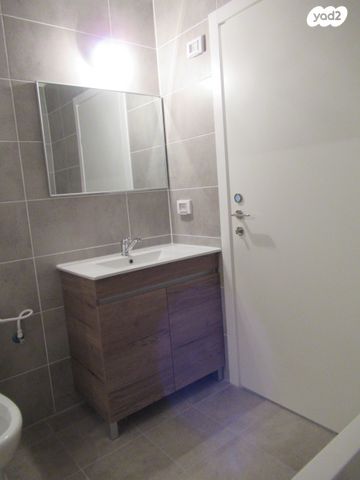 דירה, הרב צבי יהודה קוק 33, אגמים מזרח, אשקלון