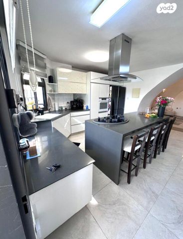 דירה, קדושי סטרומה 36, מלחה, מנחת, ירושלים