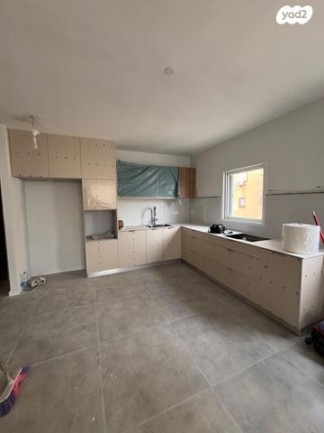 דירה, שדרות חיים וייצמן 55, צפון מערב מרכז העיר, נתניה