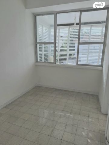 דירה, ד"ר יונה סאלק 4, נאות שושנים, חולון