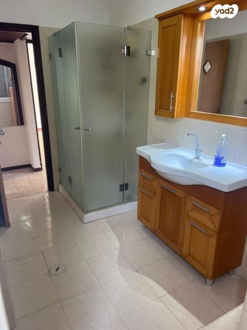 דירה, הכובש 10, רמב"ם, ראשון לציון