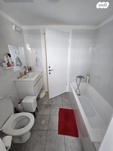 דירה, עופרה 24, גן יבנה מערב, גן יבנה