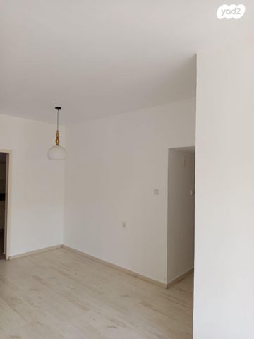 דירה, אברהם קרן 13, ארלוזורוב, כפר סבא