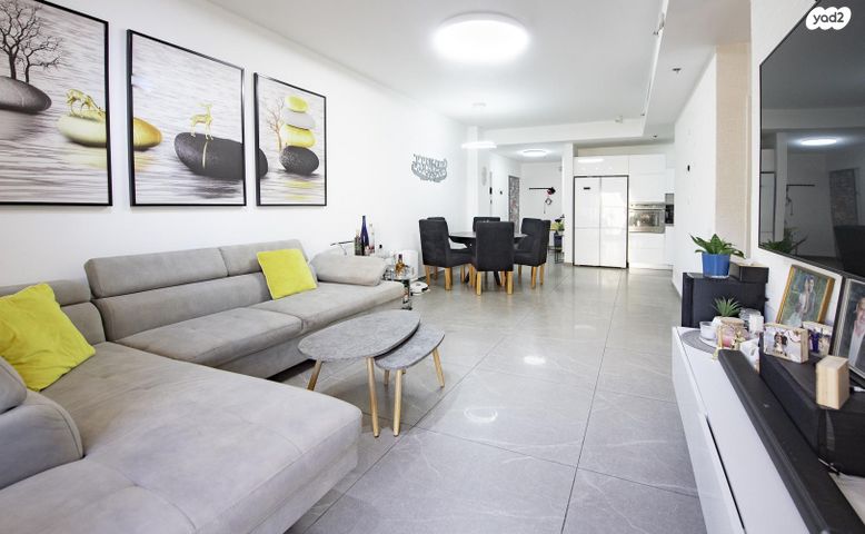 דירה, חיים צבי גרינשטיין 13, קרול, פתח תקווה