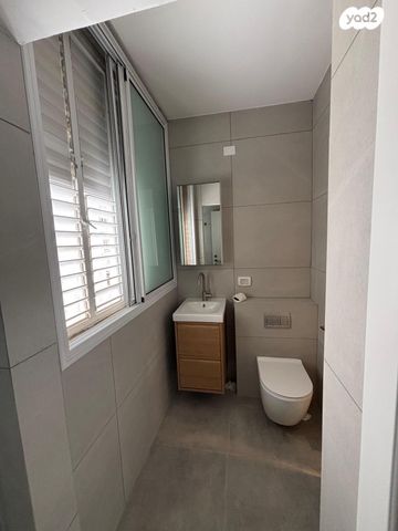 דירה, שדרות חיים וייצמן 55, צפון מערב מרכז העיר, נתניה