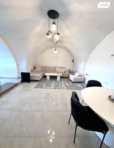 דירה, קדושי סטרומה 36, מלחה, מנחת, ירושלים