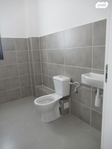 דירה, הרב צבי יהודה קוק 33, אגמים מזרח, אשקלון