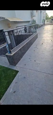 יחידת דיור, שביל האלון 1, בת הדר, בת הדר