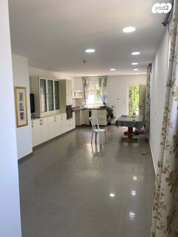 דירה, הוואדי 55, אבו גוש, אבו גוש