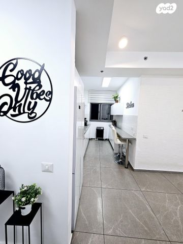 דירה, חיים צבי גרינשטיין 13, קרול, פתח תקווה