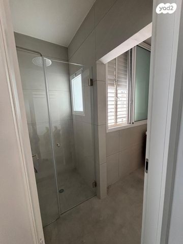 דירה, שדרות חיים וייצמן 55, צפון מערב מרכז העיר, נתניה