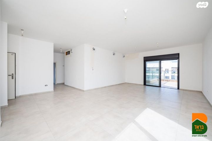 גג/ פנטהאוז, עמירם, פרדס חנה כרכור