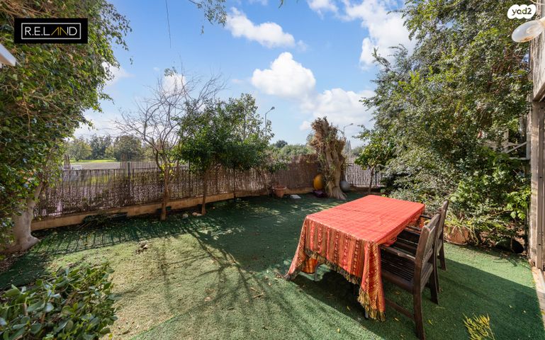 דו משפחתי, ניצני השרון, פרדס חנה כרכור