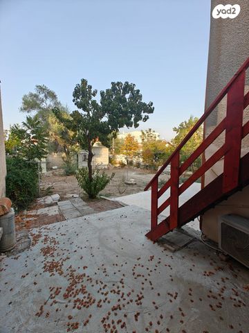 בית פרטי/ קוטג', משה קוסובר, סלע, רחובות