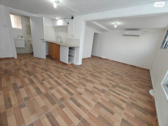 בית פרטי/ קוטג', משה קוסובר, סלע, רחובות