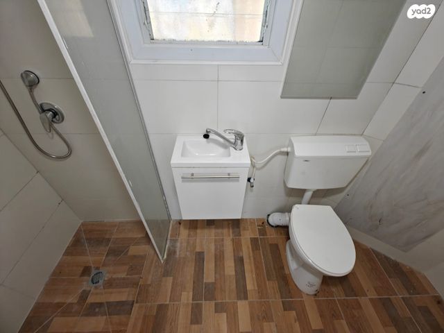 בית פרטי/ קוטג', משה קוסובר, סלע, רחובות