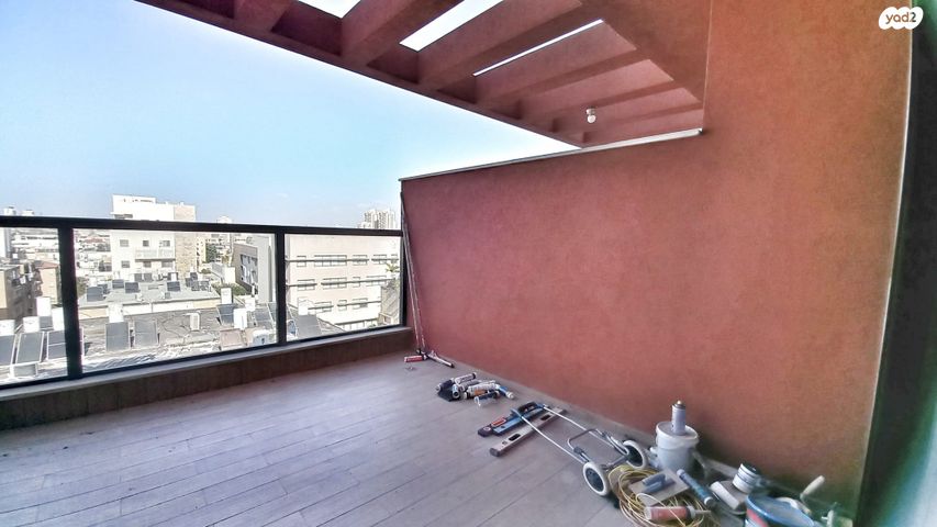 דירה, נתן ברניצקי, רמז, מערב ותיק, ראשון לציון