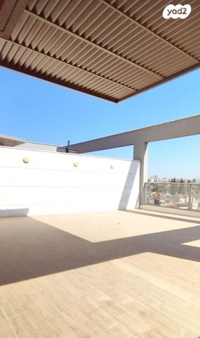 גג/ פנטהאוז, עמנואלה בן יעקב, ראשון לציון