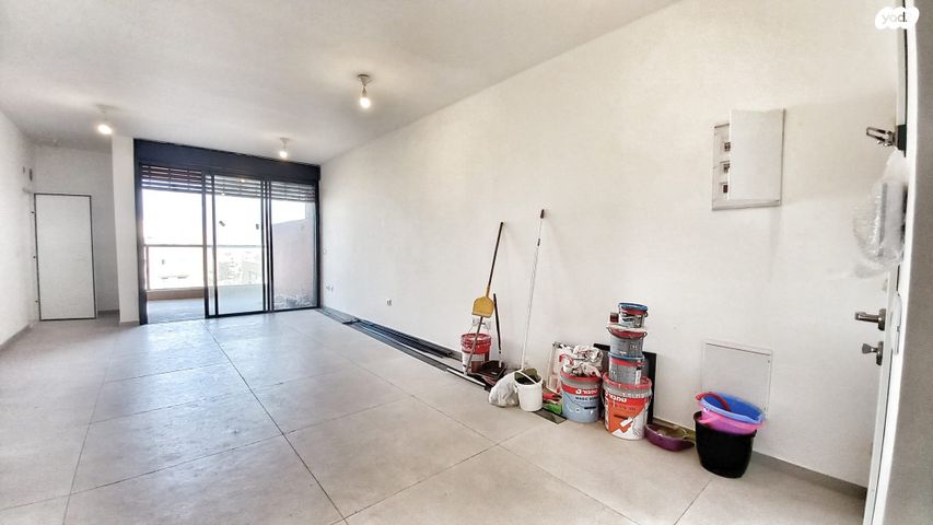 דירה, נתן ברניצקי, רמז, מערב ותיק, ראשון לציון