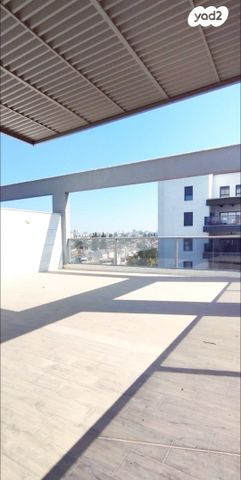 גג/ פנטהאוז, עמנואלה בן יעקב, ראשון לציון