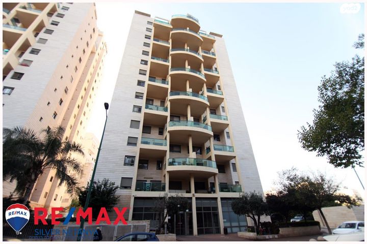 דירה, אלונים, קרית השרון, נתניה