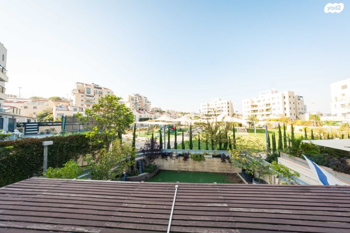 דירה, הרב אברהם שפירא, גבעת משקפיים, בית שמש