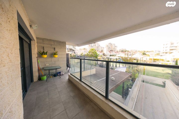 דירה, הרב אברהם שפירא, גבעת משקפיים, בית שמש