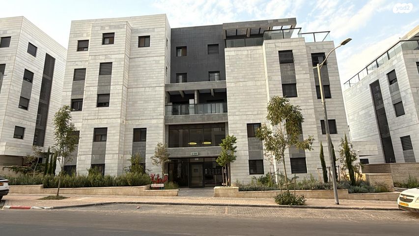 גג/ פנטהאוז, שמעון פרס, מורשת, מודיעין מכבים רעות