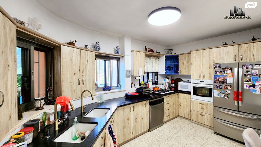 בית פרטי/ קוטג', עפרוני, שלומית, שלומי