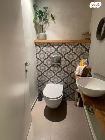 דירת גן, קדימה צורן