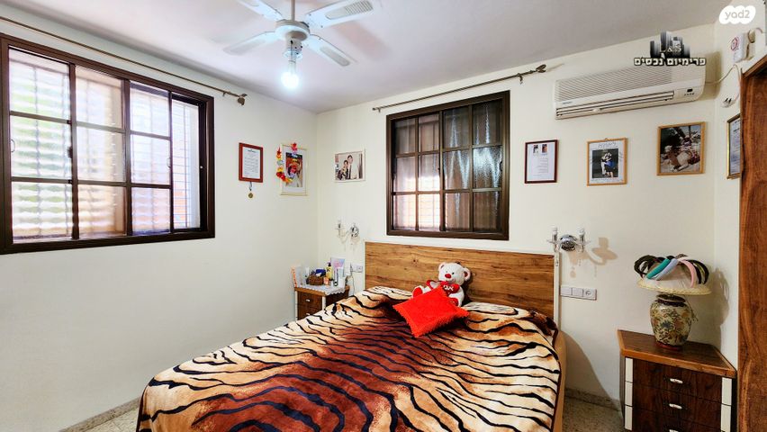 בית פרטי/ קוטג', עפרוני, שלומית, שלומי