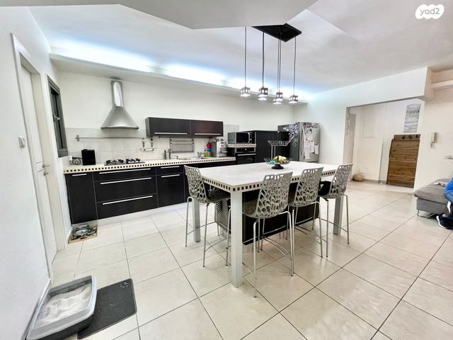 ד"ר יהודה פרח 8